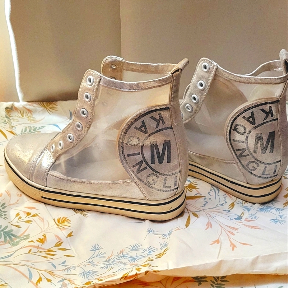Cream Converse Shoes